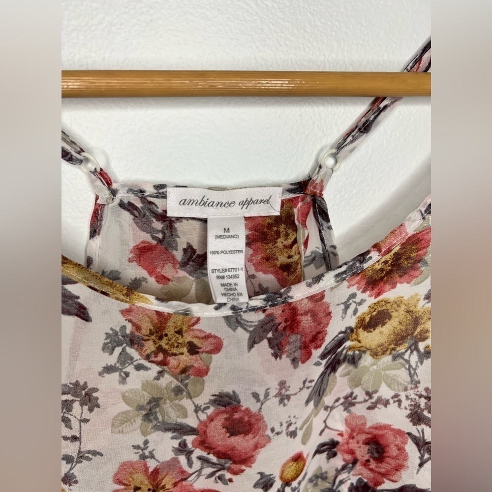 Very Cute Ambiance Apparel Floral Sheer Medium top - Picture 3 of 7